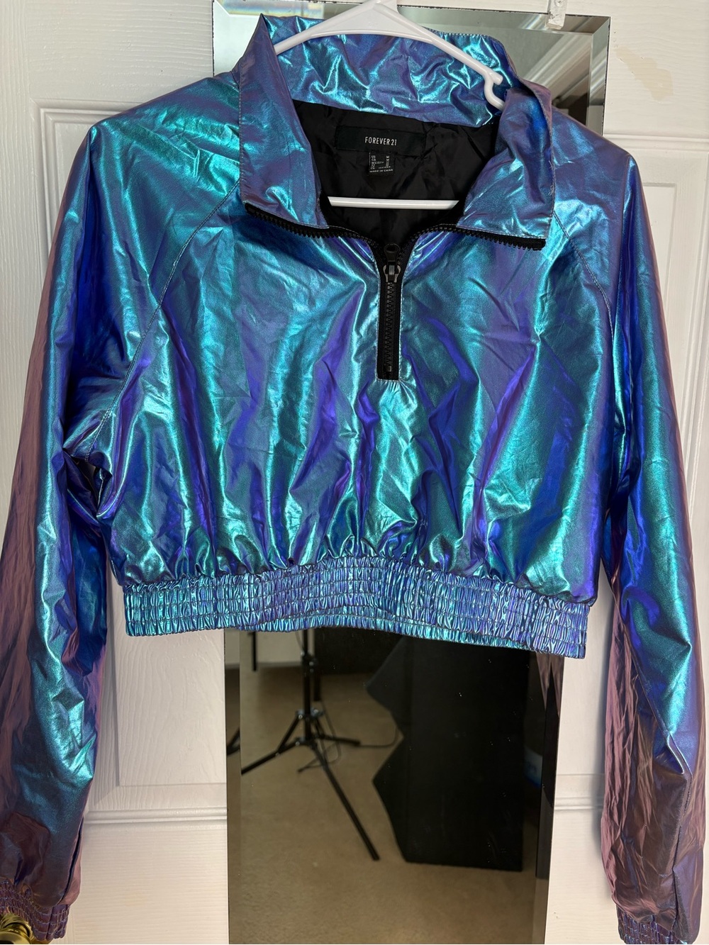 Women’s Metallic Cropped Jacket Size M